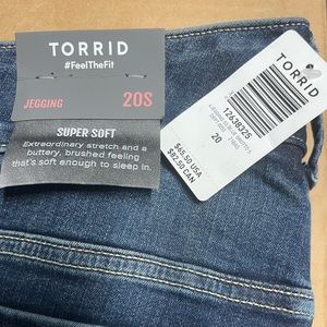 Torrid NWT 20S Jegging.